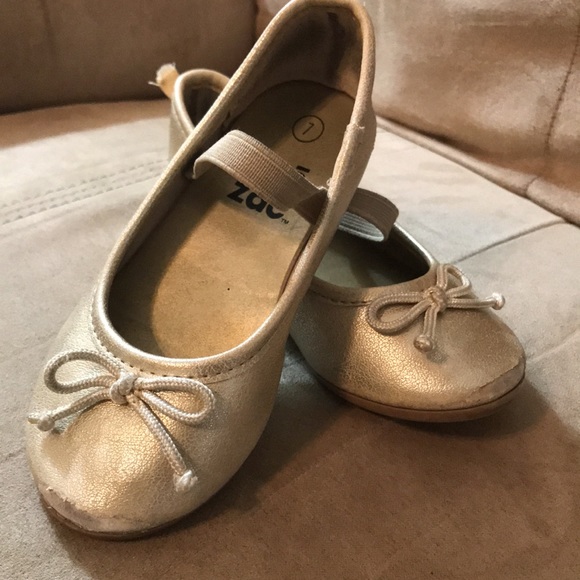 Other - Gold Girls Dress Shoes (size 7)